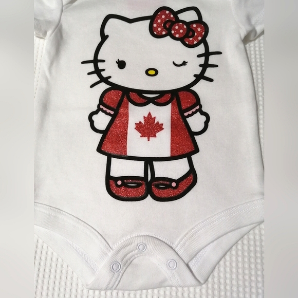 🔥SALE🔥 Hello Kitty Canada Day Baby Girl's Onesie NWT Sizes 0-3M, 12-18M - Picture 2 of 6
